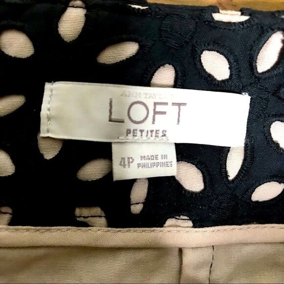 Beautiful Ann Taylor by LOFT Pencil Skirt - Picture 4 of 7